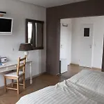 Orchidee Oda ve Kahvaltı 3*